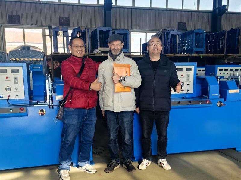 Delegación Argelina Visita Beacon Machine: Inspección Exitosa de 8 Unidades del Banco de Pruebas para Motores de Arranque y Alternadores BCQZ-2B