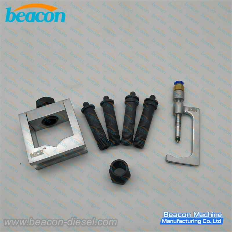 G2-4 Abrazadera Universal Simple - vista frontal con brazos de sujeción ajustados mostrando capacidad de posicionamiento flexible para varios tamaños de bomba