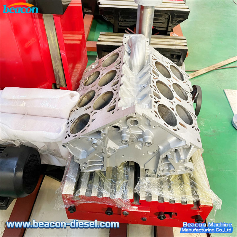 Máquina de Mandrinar Cilindros T8018B - detalle del dispositivo de fijación para mandrinado de bloques de motor en V