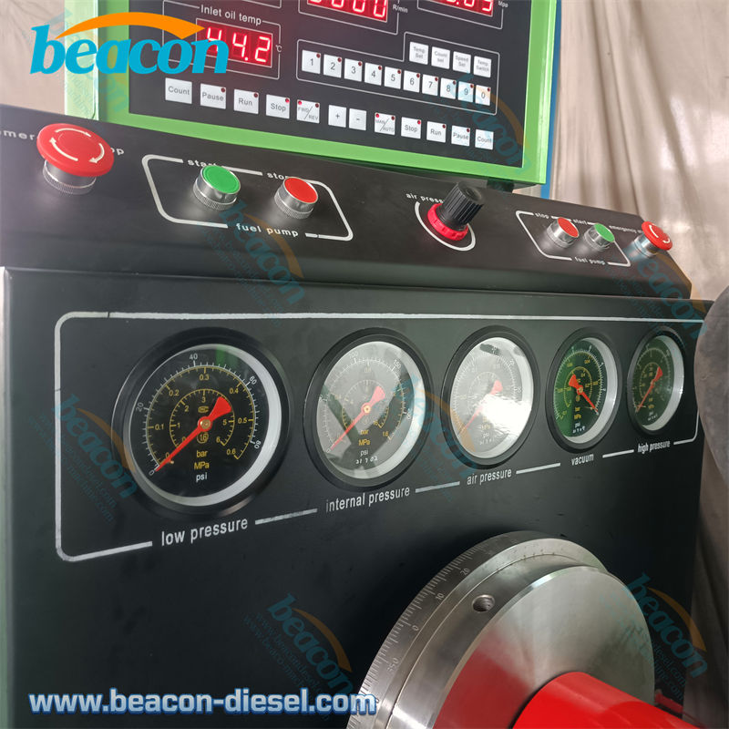 Detalle del mecanismo de montaje de la bomba en el banco ES619