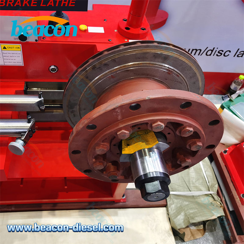 Detalle del portaherramientas y eje de la rectificadora T8465