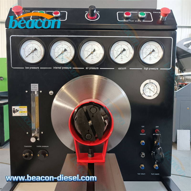 Крупный план 5 аналоговых манометров на стенде BC4000 для контроля низкого давления, внутреннего давления, давления воздуха и вакуума